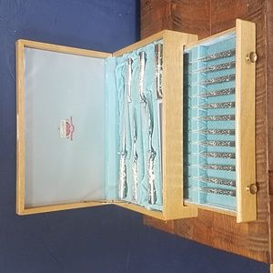 Carvel Hall Complete Cutlery Service Set in Wooden Box